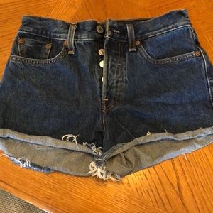 Levi high waisted shorts